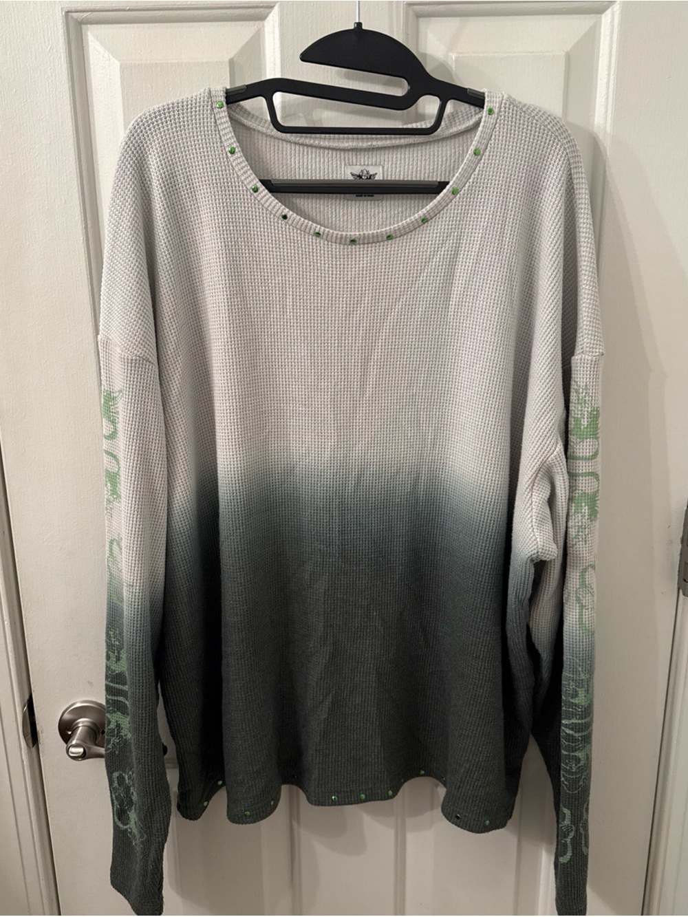 Boys Lie Crewneck Waffle Knit Sweater in Light Gray and Dark Green Gradient